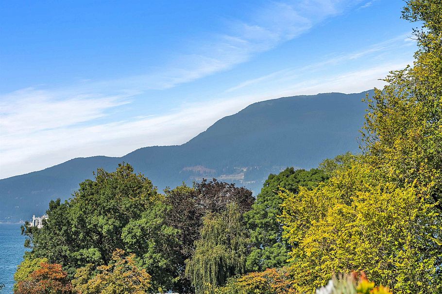 305 2110 Cornwall Avenue Vancouver, BC - 30