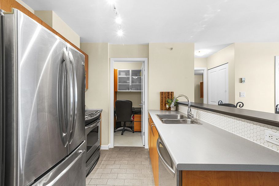 2107 1295 Richards Street Vancouver, BC - 6