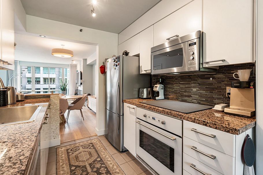 515 888 Beach Avenue Vancouver, BC - 15