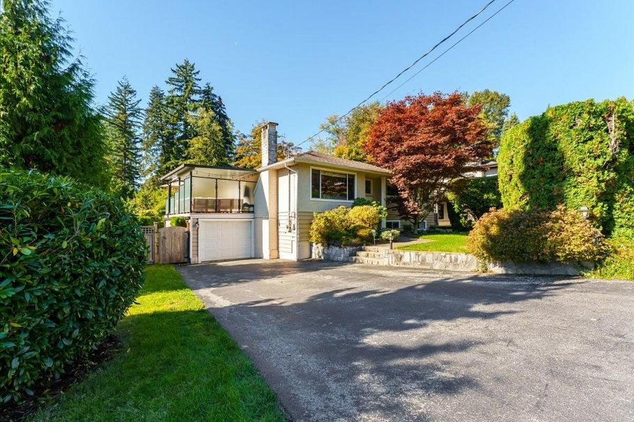799 Plymouth Drive North Vancouver, BC - 34