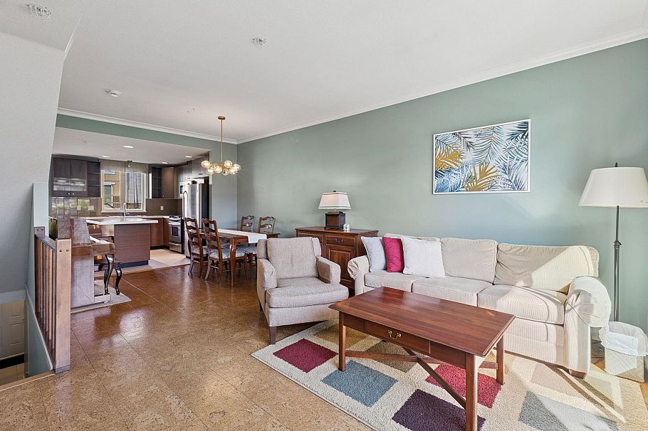 22 728 W 14th Street North Vancouver, BC - 5