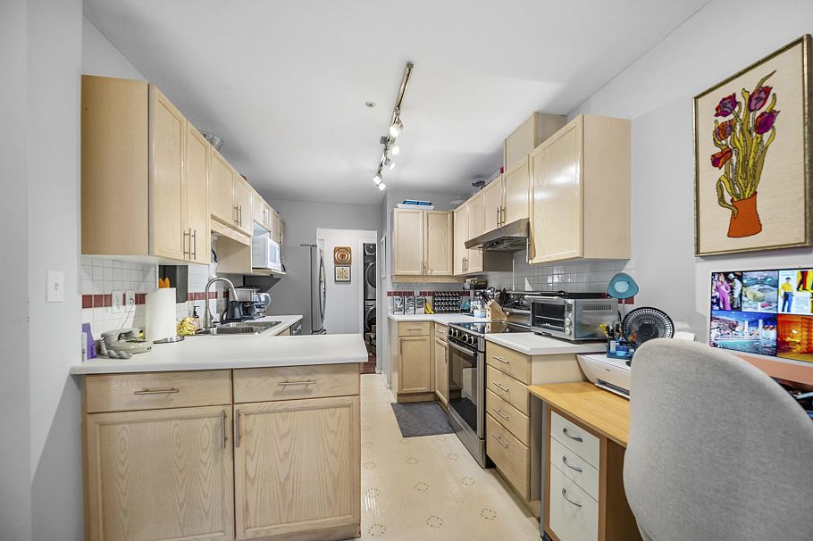 306 3400 SE Marine Drive Vancouver, BC - 5