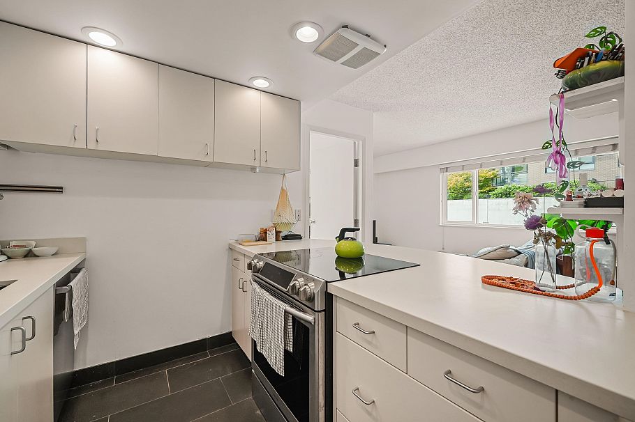 2 1235 W 10th Avenue Vancouver, BC - 5