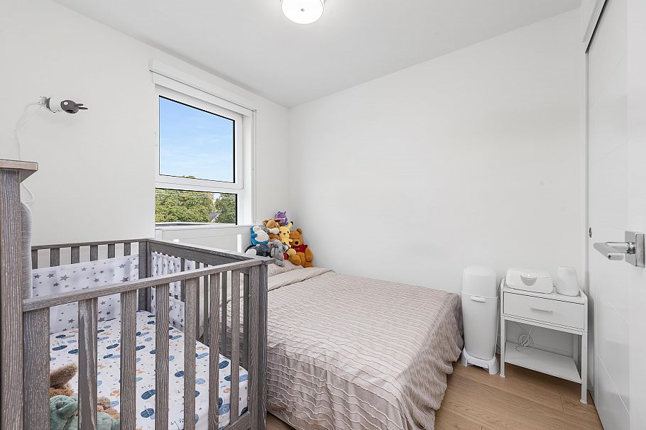 138 W Woodstock Avenue Vancouver, BC - 23