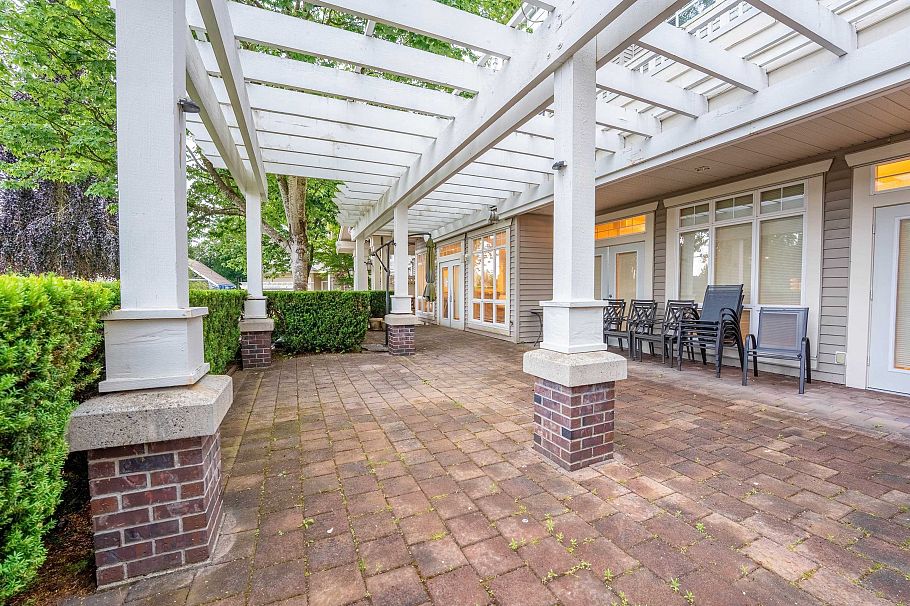 416 960 Lynn Valley Road North Vancouver, BC - 31