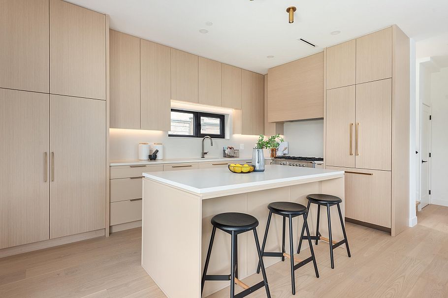 715 Kaslo Street Vancouver, BC - 2