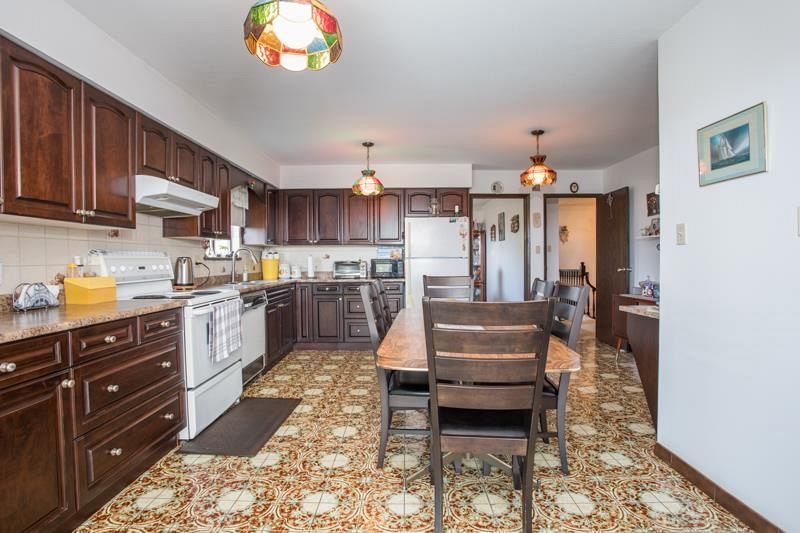 635 E Keith Road North Vancouver, BC - 8