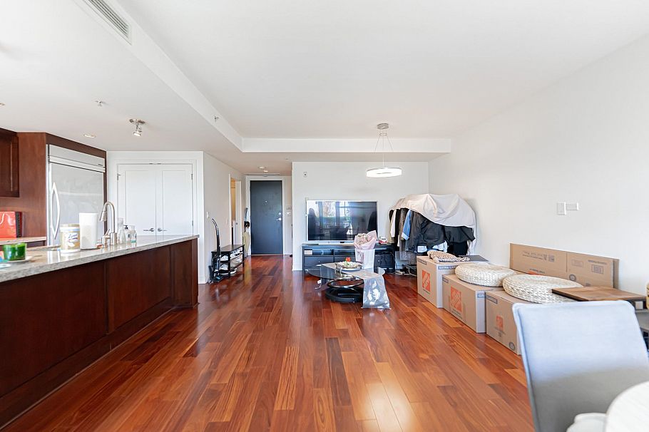 104 3595 W 18th Avenue Vancouver, BC - 4