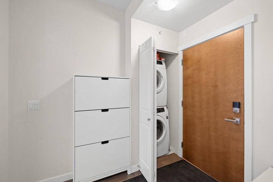 304 139 W 22nd Street North Vancouver, BC - 20