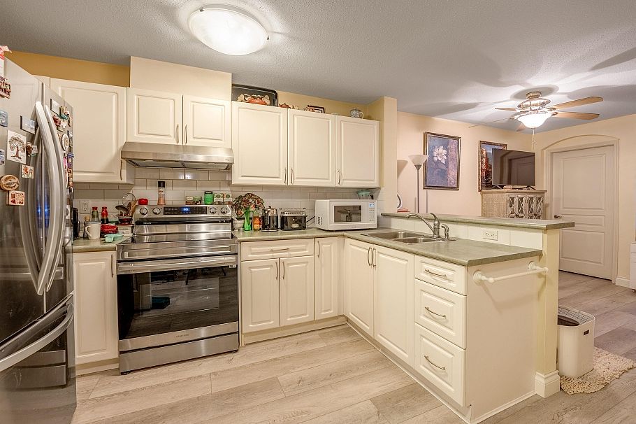 416 960 Lynn Valley Road North Vancouver, BC - 5