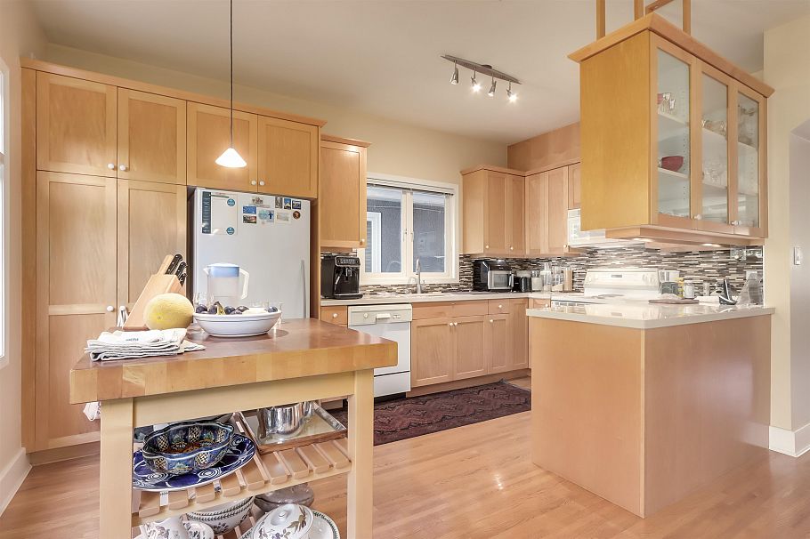 4543 W 11th Avenue Vancouver, BC - 11