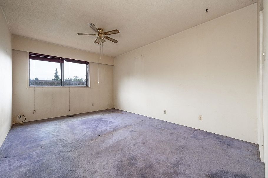 1122 Premier Street North Vancouver, BC - 11