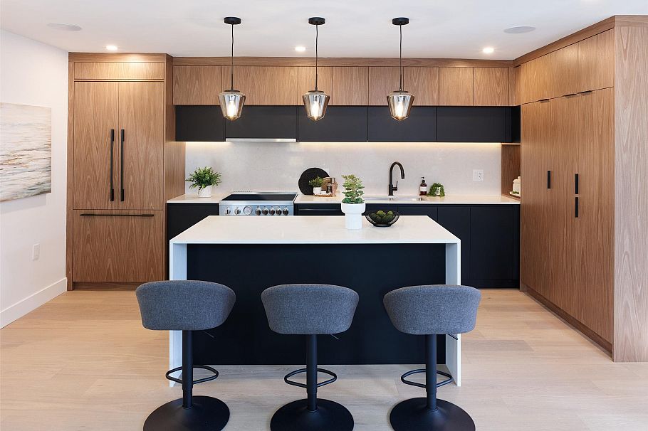 3387 Victoria Drive Vancouver, BC - 1