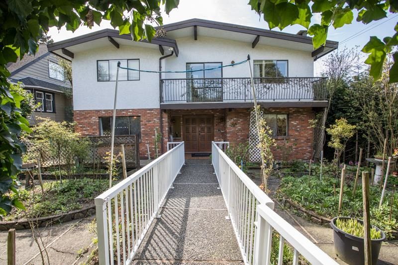 635 E Keith Road North Vancouver, BC - 30