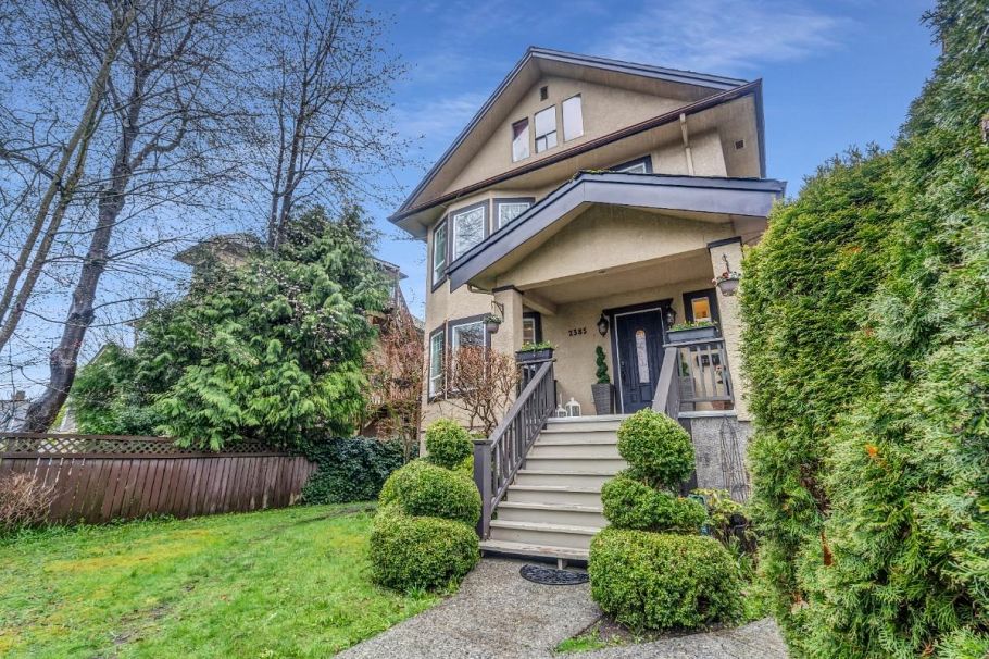 2385 W 7th Avenue Vancouver, BC - 35