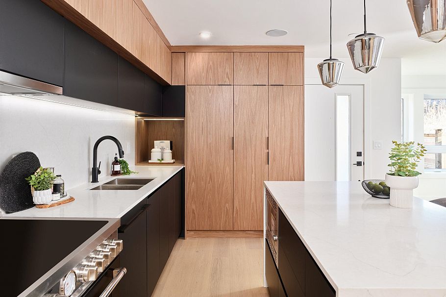 3387 Victoria Drive Vancouver, BC - 9