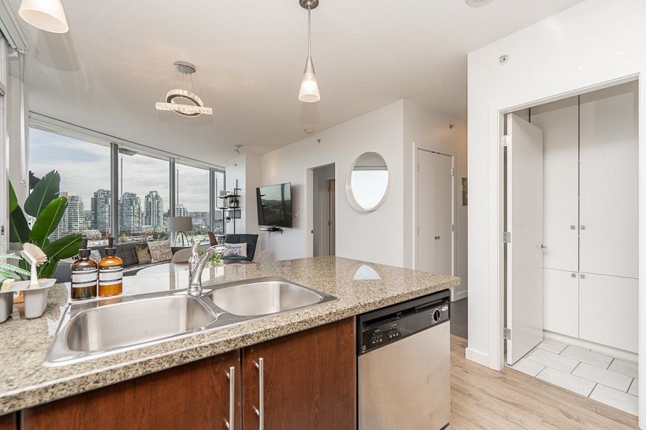 1709 688 Abbott Street Vancouver, BC - 13