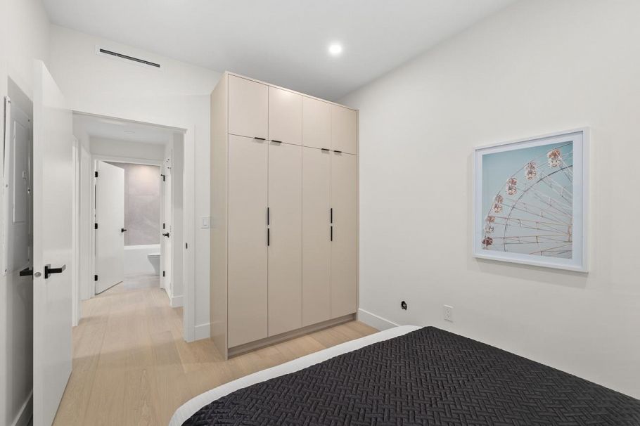 2452 W 49th Avenue Vancouver, BC - 21