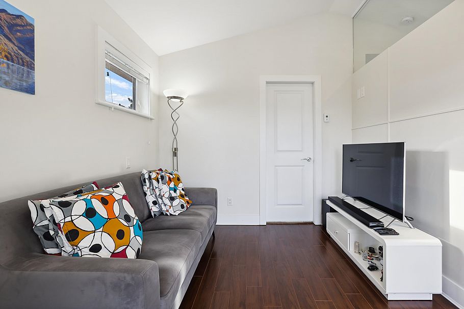 3487 W 2nd Avenue Vancouver, BC - 11