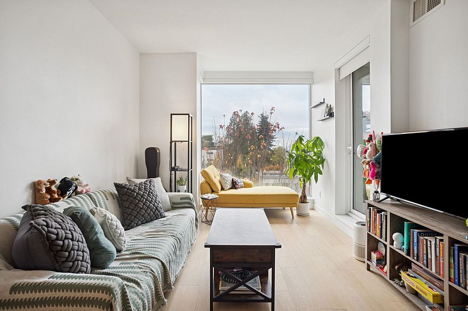 506 1515 Atlas Lane Vancouver, BC - 2