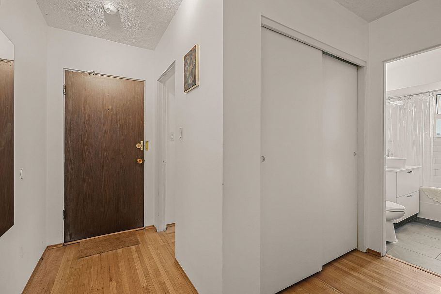 2 1235 W 10th Avenue Vancouver, BC - 12