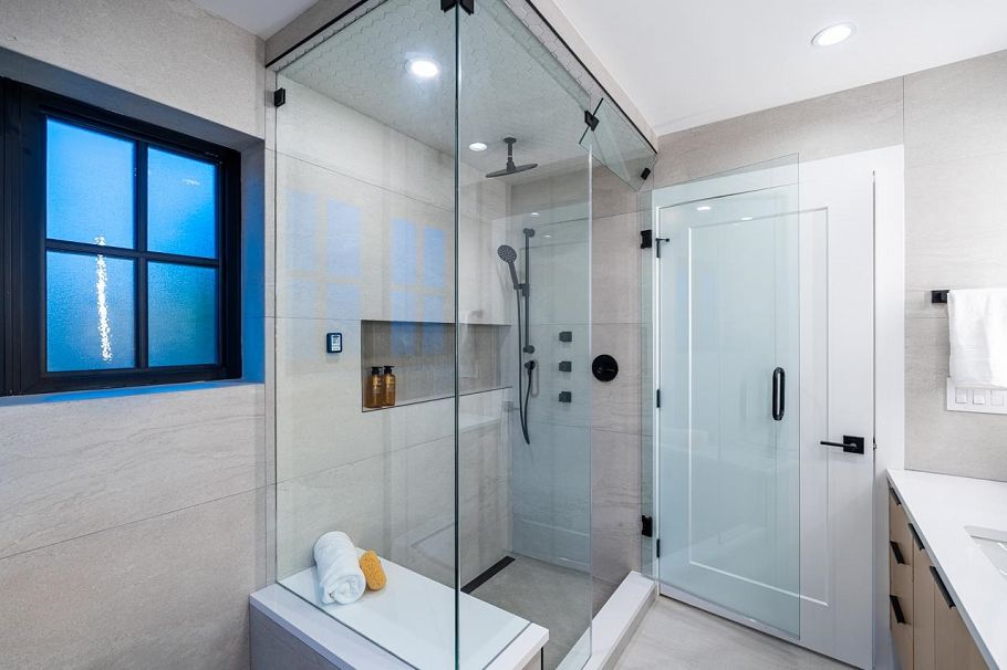 5080 Prince Edward Street Vancouver, BC - 18