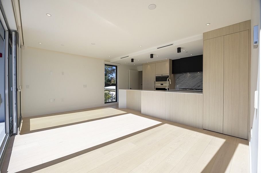 203 778 W 27th Avenue Vancouver, BC - 9