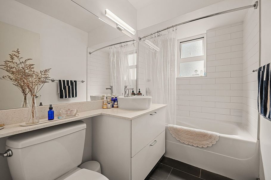 2 1235 W 10th Avenue Vancouver, BC - 15