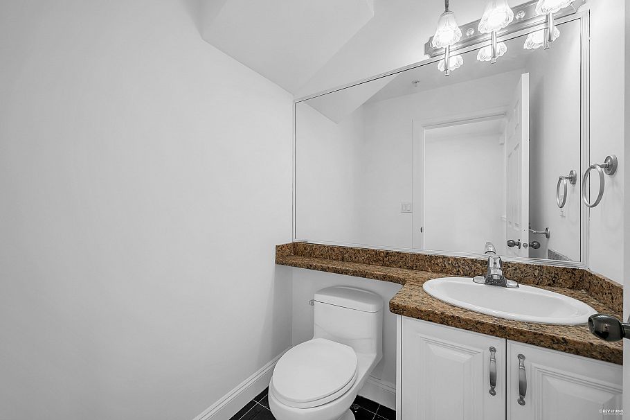 7938 Victoria Drive Vancouver, BC - 33