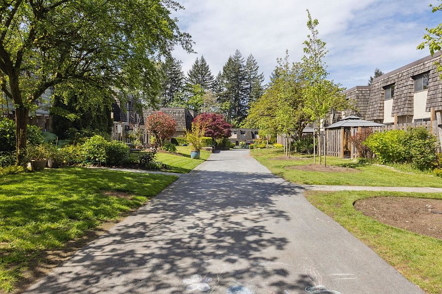 1142 Premier Street North Vancouver, BC - 31