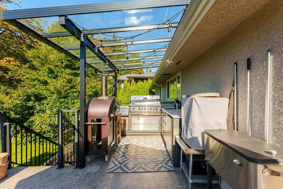 799 Plymouth Drive North Vancouver, BC - 11