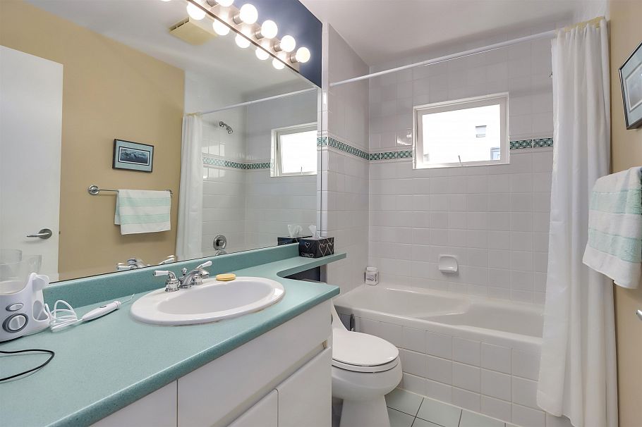 4543 W 11th Avenue Vancouver, BC - 21