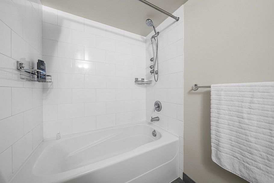 2107 1295 Richards Street Vancouver, BC - 14