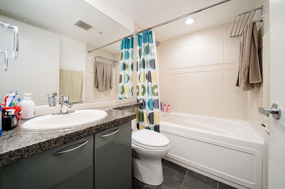 305 1068 Hornby Street Vancouver, BC - 24