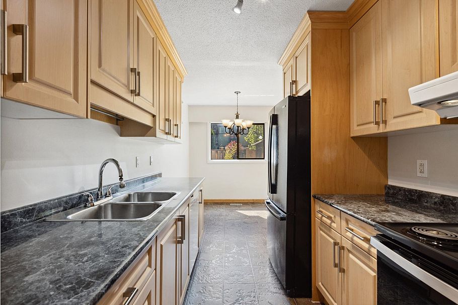 1142 Premier Street North Vancouver, BC - 12