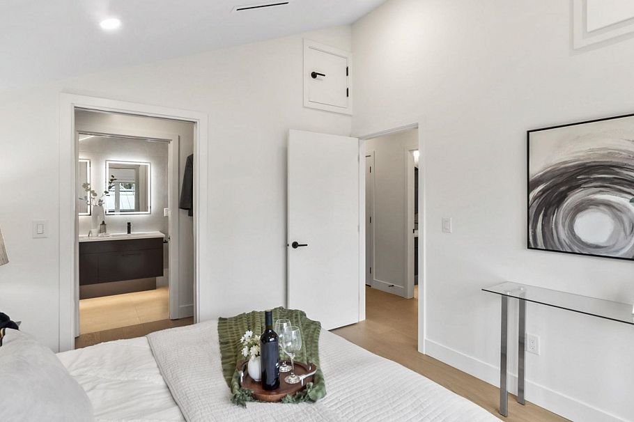 525 E 11th Avenue Vancouver, BC - 25