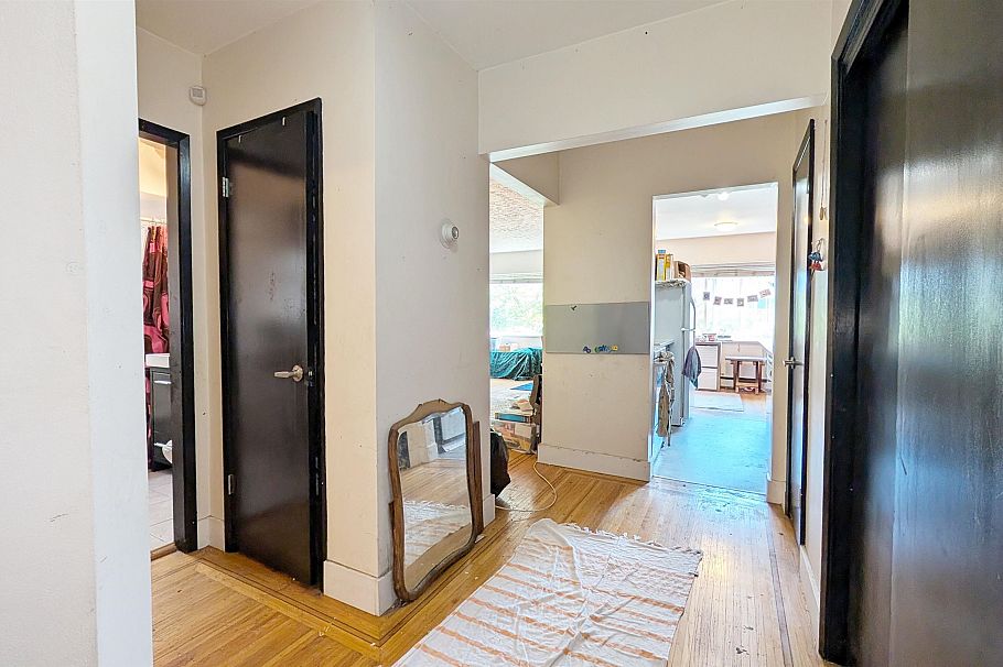 101 1075 W 13th Avenue Vancouver, BC - 11