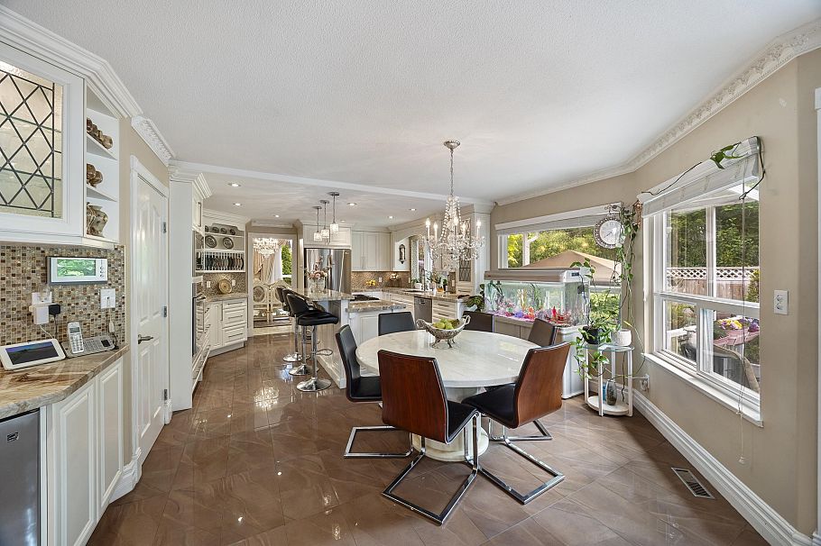 1766 Emerson Court North Vancouver, BC - 10