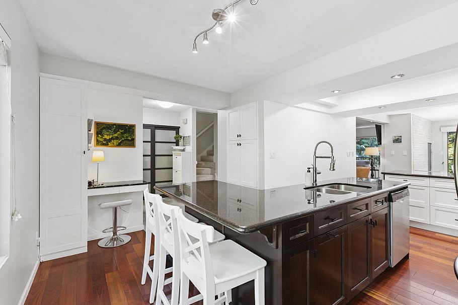 887 Frederick Road North Vancouver, BC - 11