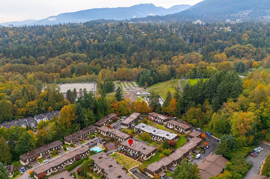 1122 Premier Street North Vancouver, BC - 25