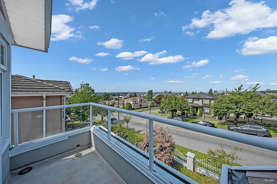 7938 Victoria Drive Vancouver, BC - 8