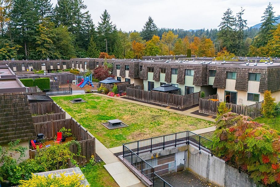 1122 Premier Street North Vancouver, BC - 21