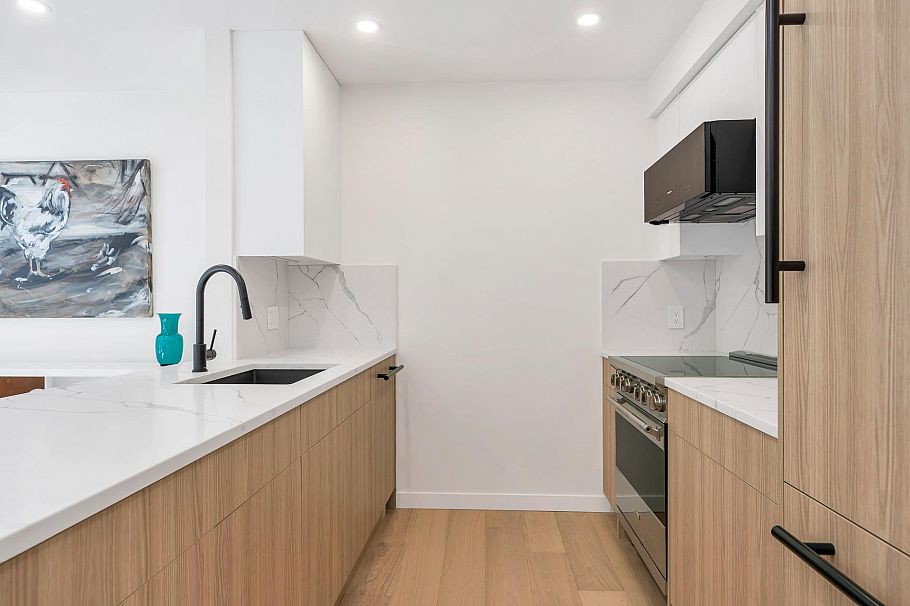 1340 W 7th Avenue Vancouver, BC - 18