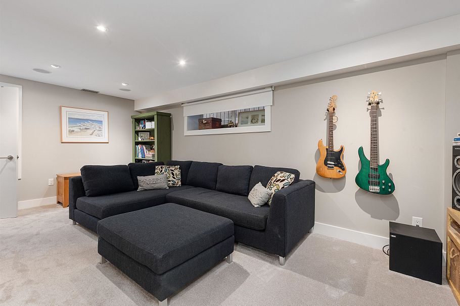 1144 W Keith Road North Vancouver, BC - 20