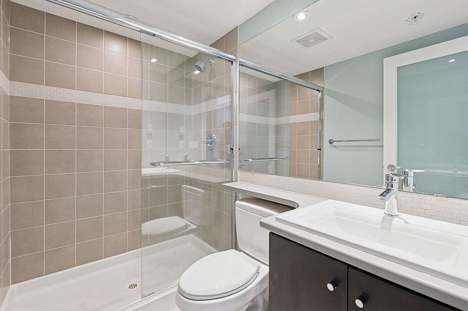 22 728 W 14th Street North Vancouver, BC - 15