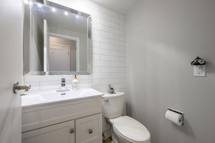 105 308 W 2nd Street North Vancouver, BC - 15