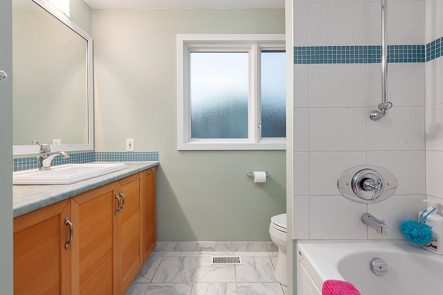 1144 W Keith Road North Vancouver, BC - 22