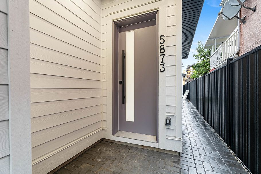 5873 Culloden Street Vancouver, BC - 2