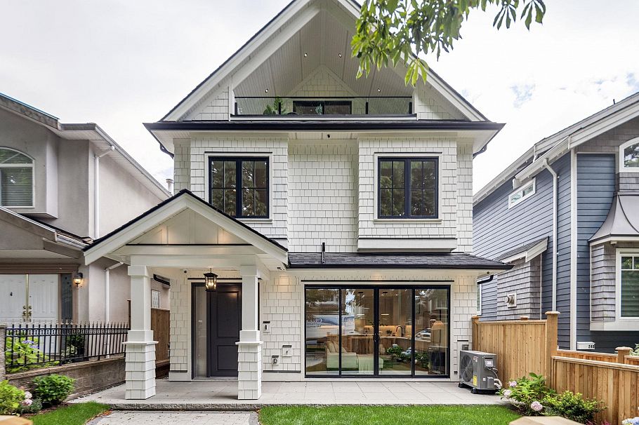 2 250 E 39th Avenue Vancouver, BC - 1