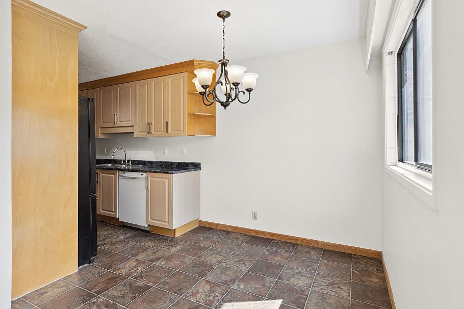 1142 Premier Street North Vancouver, BC - 11